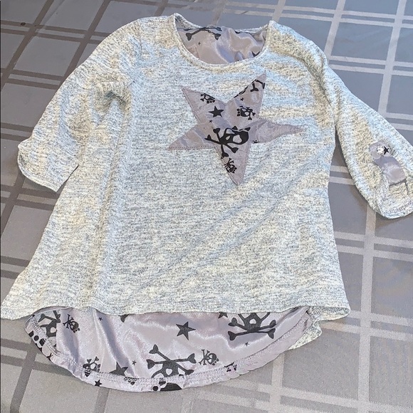 Top - Picture 1 of 2